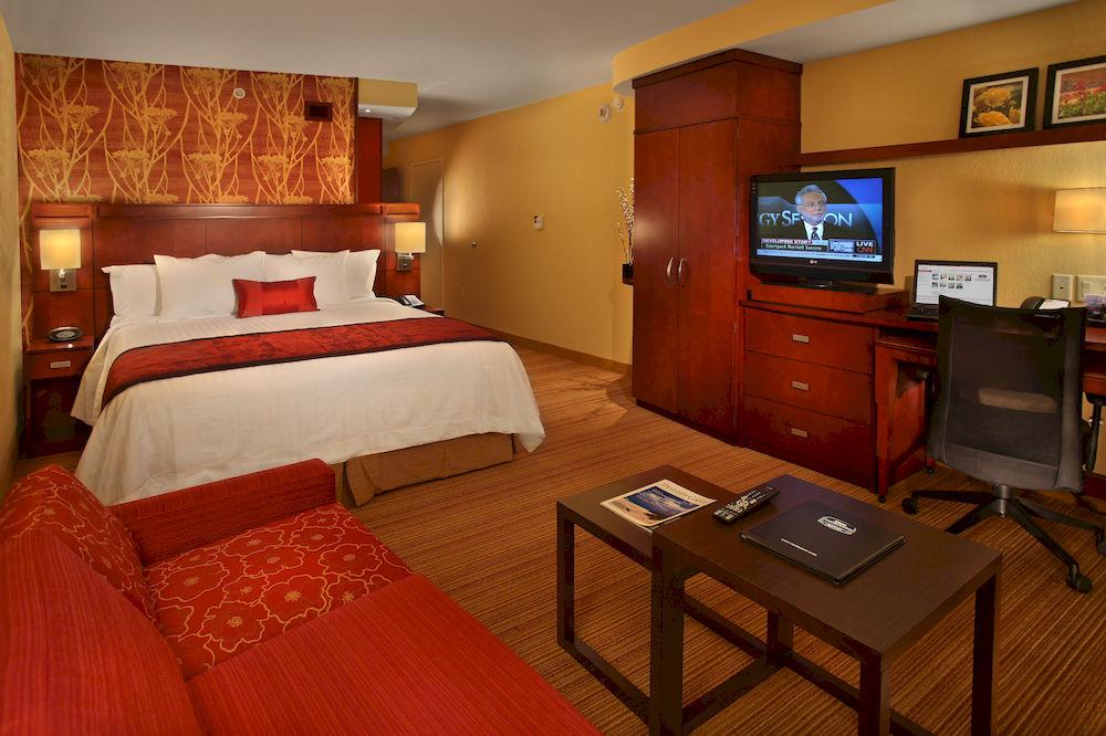 Courtyard By Marriott Stuart Hotel Exterior foto