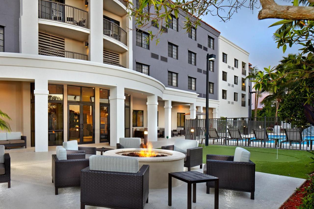 Courtyard By Marriott Stuart Hotel Exterior foto