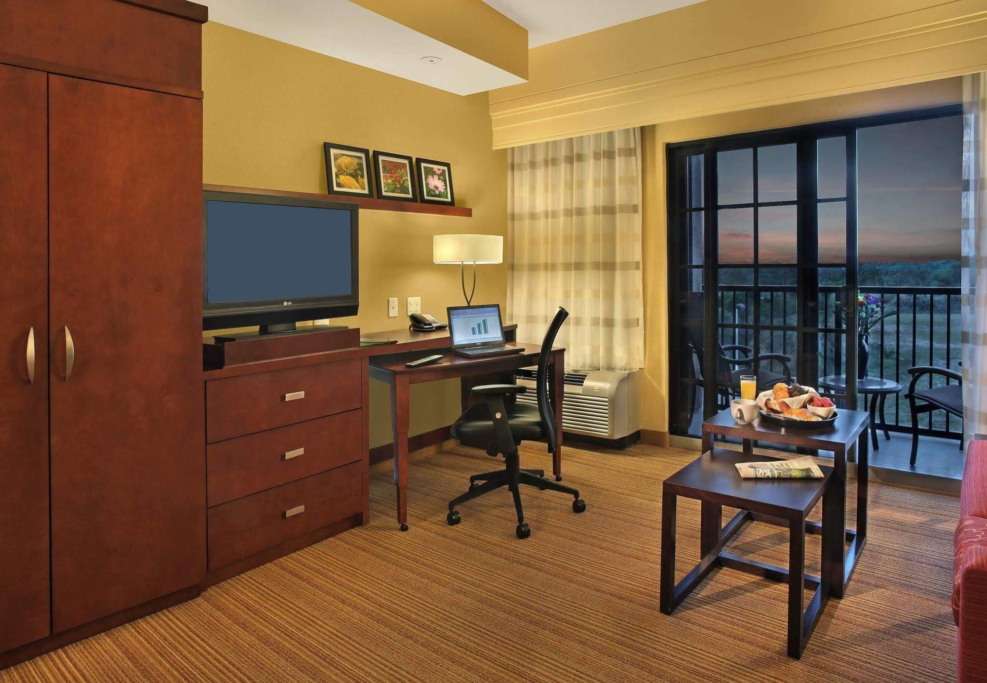 Courtyard By Marriott Stuart Hotel Exterior foto